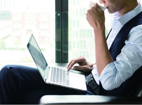 自私的基因，利他的选择——解读金北方移民顾问事业的进化论视角